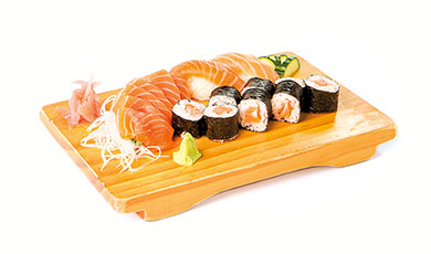Menu M5  Soupe, Crudités, Riz | 6 Sashimis Saumon, 2 Sushis Saumon, 8 Makis Saumon |   16.50 €