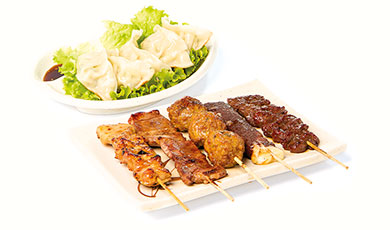 Menu Z  Soupe, Crudités, Riz | 5 Gyozas + 5 Brochettes | (Boulettes de Poulet, Poulet, Canard, Boeuf, Boeuf au Fromage)  19.00 €